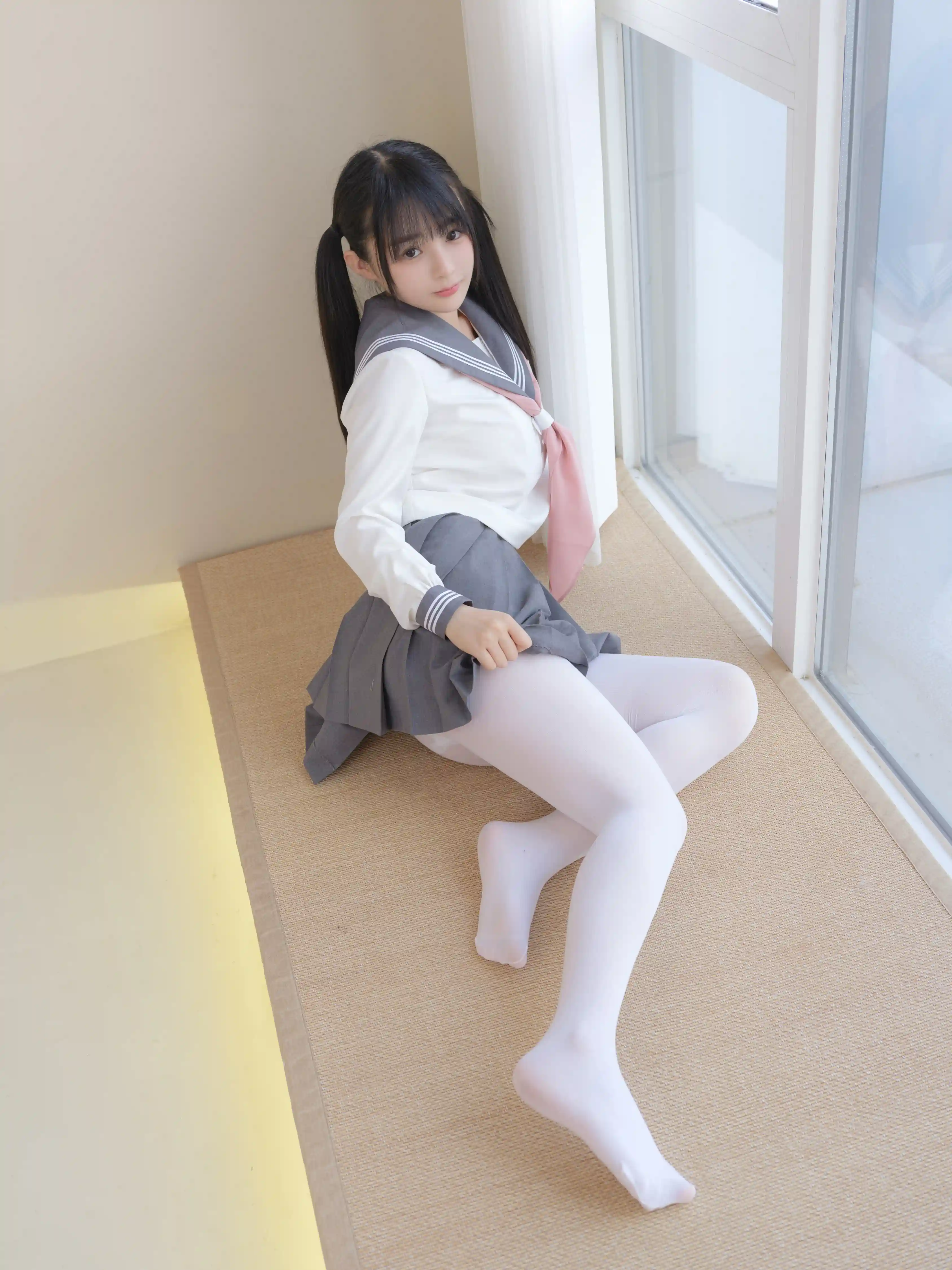 双马尾白丝JK